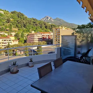Appartement A, Menton